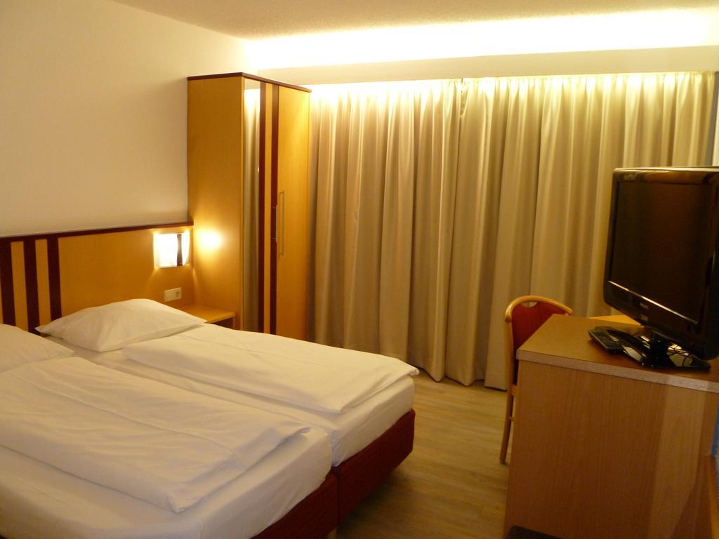Hotel Am Feuersee Stuttgart Exterior photo